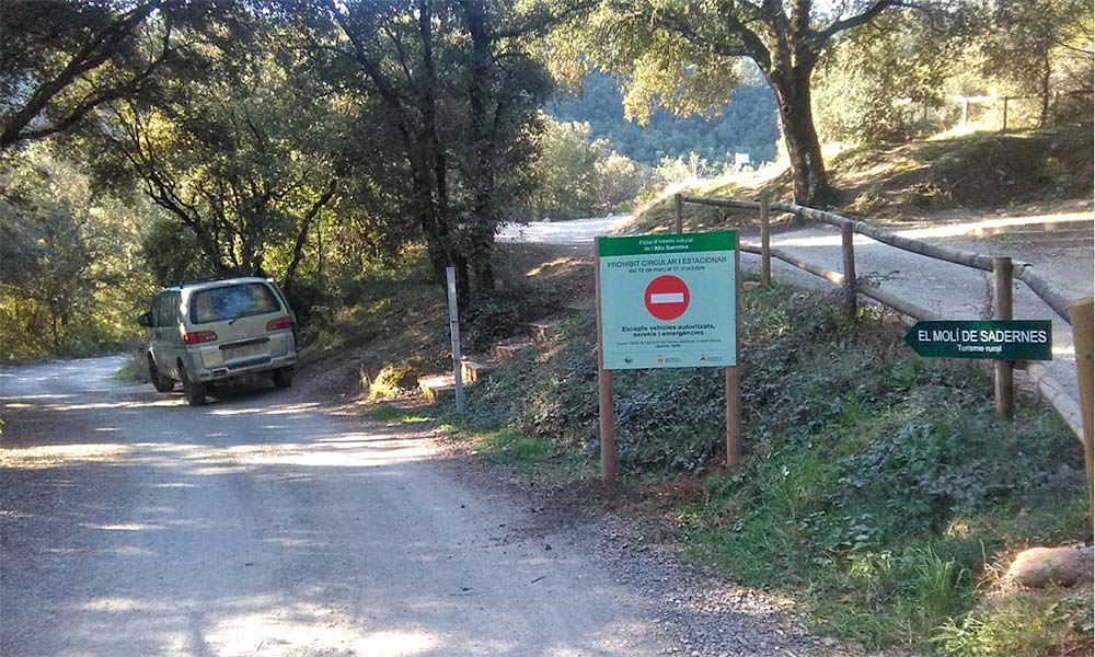 Accés motoritzat a la zona de Sadernes